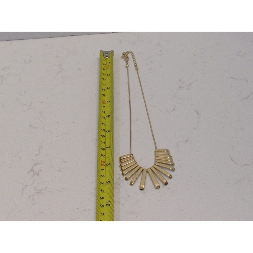 Gold Tone Necklace Sliding Dangle Old Money Quiet Luxury Minimal Regal Upscale - Picture 3 of 5